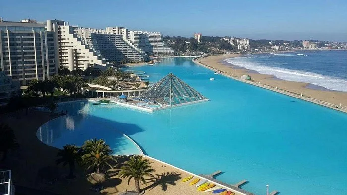 Les piscines les plus insolites du monde